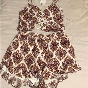 Adorable 2 piece floral set